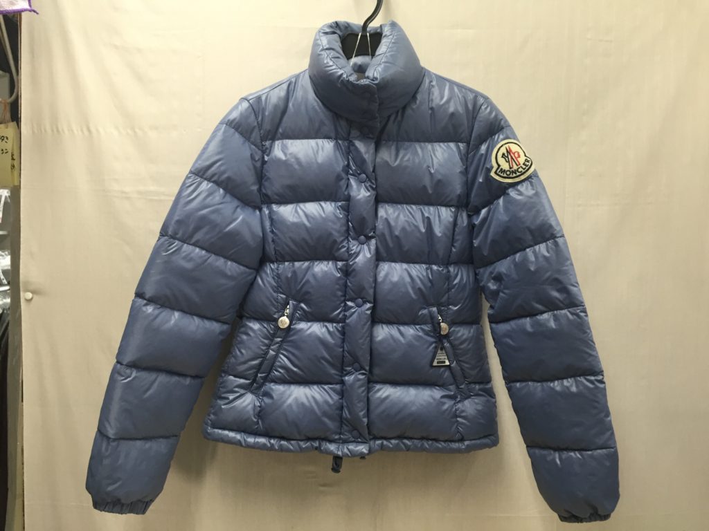 MONCLER ダウンジャケットのクリーニング