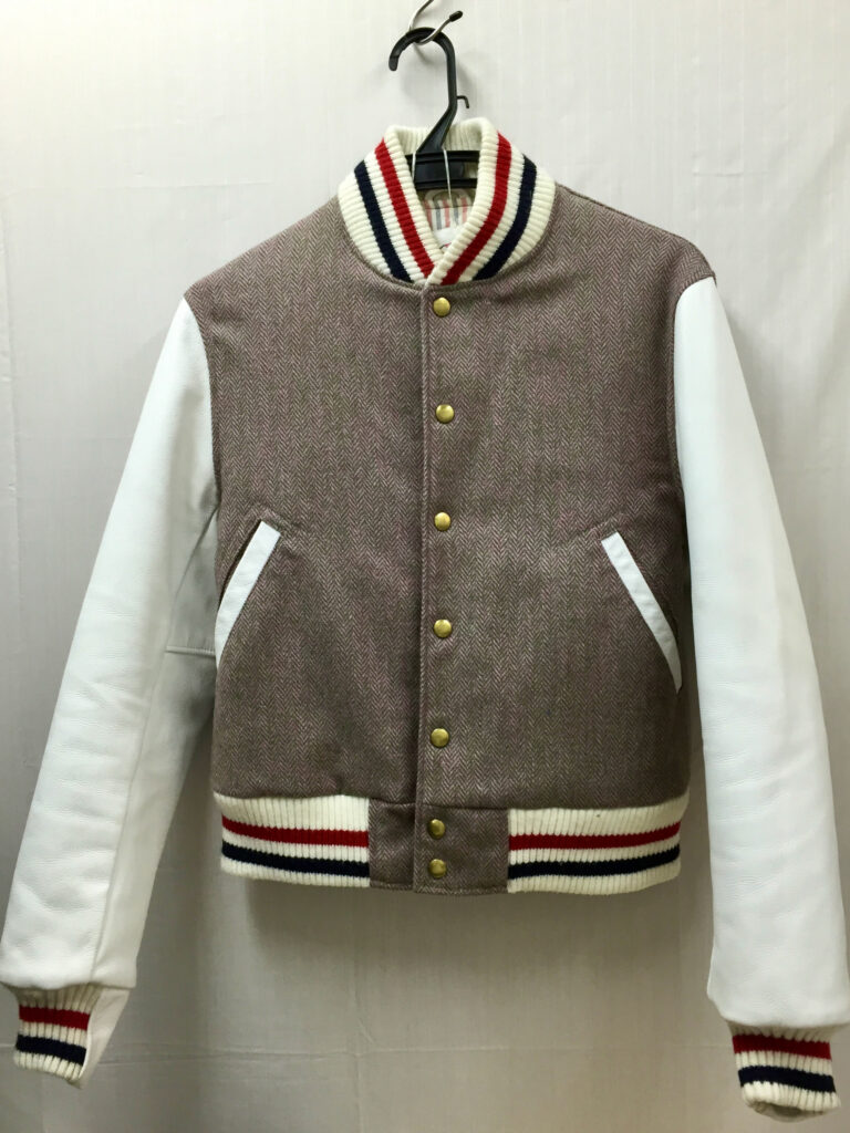 THOM BROWNE スタジャンのクリーニング